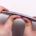 iPhone 6 plus 竟然可以用手就折弯，天啊！