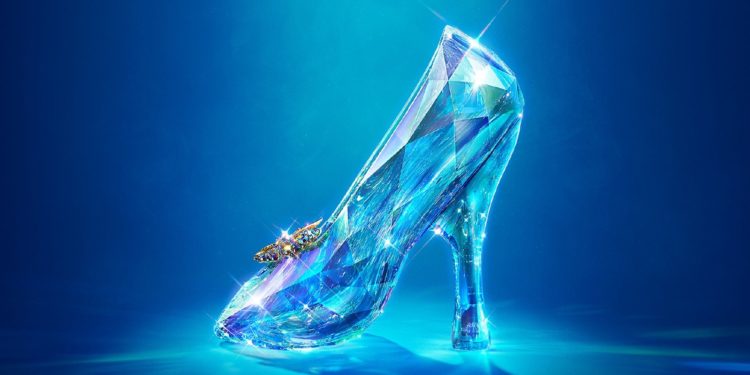 Cinderella 真人版最新预告释出