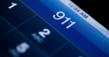 美国小孩打 911 求救： 哈咯？我的 PSN 无法连线……