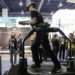超强 VIRTUIX OMNI 实现在游戏内跑动 感觉玩完一场会很累