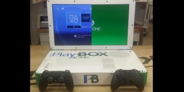 外国人制造  22 寸 laptop  里面有 PS4 和 Xbox One ！