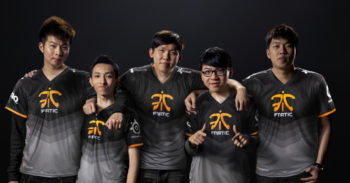马来西亚 DOTA 2 之星 Fnatic 到达美国西雅图