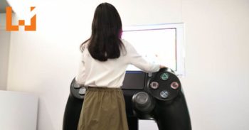 史上最大PS4遥控器！不只能看还能玩！