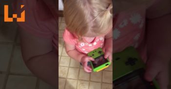一切都是时代的眼泪！小女孩以为Game Boy是触屏操控的！