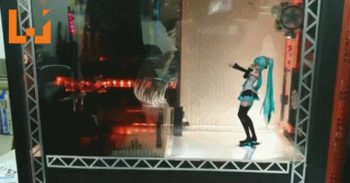 日本大神打造超酷电脑机箱！初音未来在机箱里起舞！