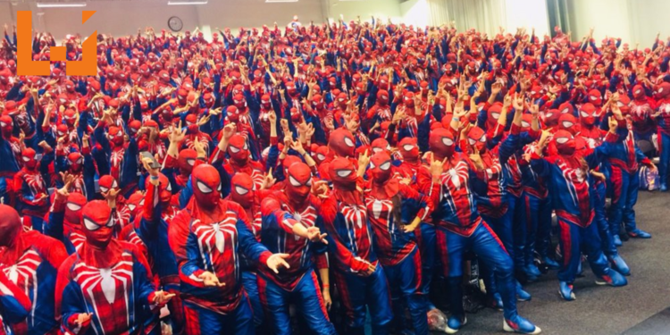 547位Spider-Man齐聚一堂！网友回应爆笑十足！