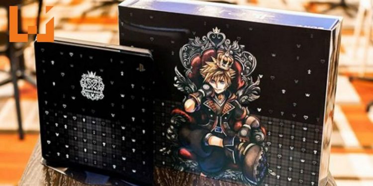 《Kingdom Hearts III》PS4限量版主机释出实物照片!宝座上的Sora超帅气!