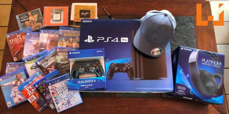 因祸得福！外国女子被高尔夫球击中头部 肇事者赠送“PS4 Pro关怀礼包”！