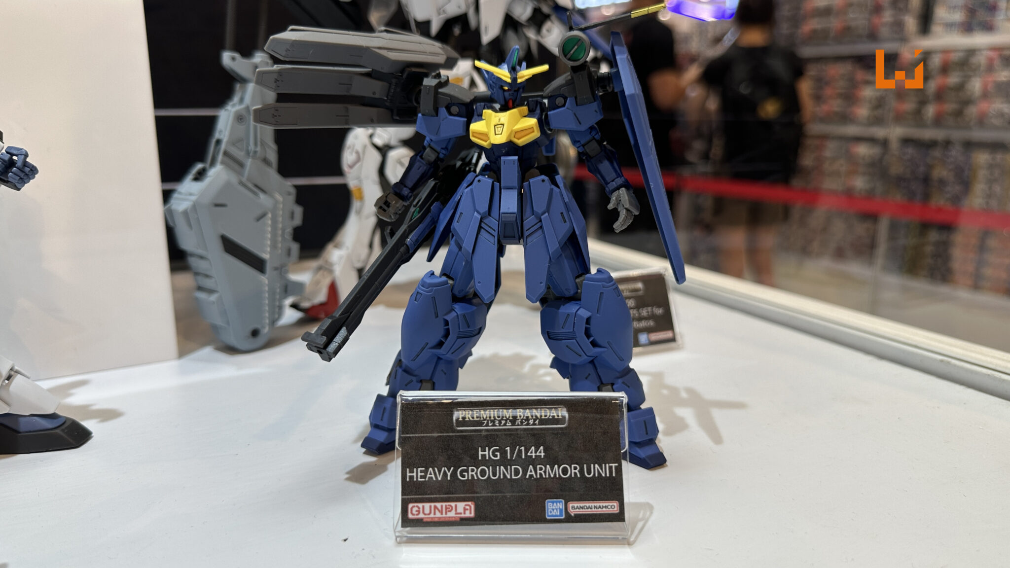 Bandai HG 1/144 00 Qant Gundam Model Kit - Double Oak Anta - Includes Display Stand & Weapons
